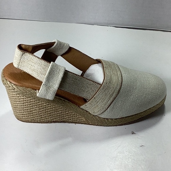 Ashlee Slingback Espadrille Wedge
ANDRÉ ASSOUS - Picture 5 of 8